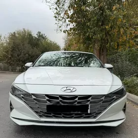 Hyundai Elantra 2022