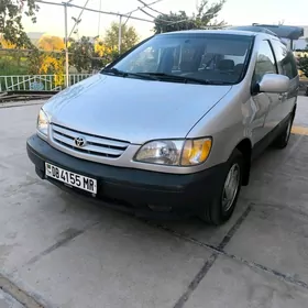 Toyota Sienna 2001