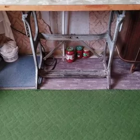 стол для швейной машинки