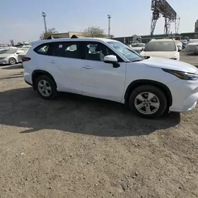 Toyota Highlander 2023