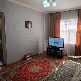 Сдам на мир 1 однокомнатную переделанную в двух.