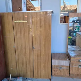 шкаф трюмо спальный диван