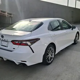 Toyota Camry 2022