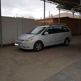 Toyota Sienna 2004