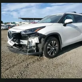 Toyota Highlander 2021