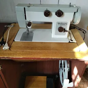 Tikin maşın. Швейная машинка.