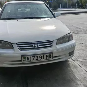 Toyota Camry 2001