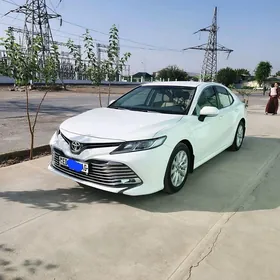 Toyota Camry 2020