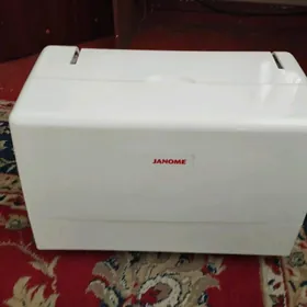 Janome Kampyuter yaka masyn