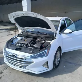 Hyundai Elantra 2020