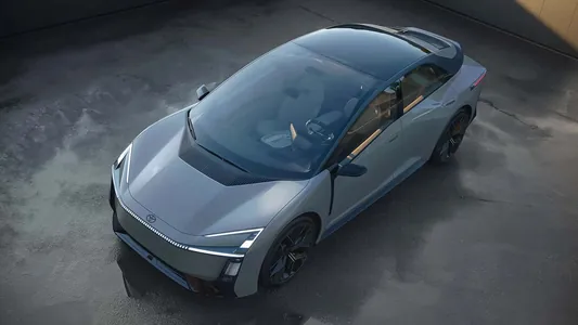 Toyota düýpgöter täzelenen Corolla konseptini hödürledi