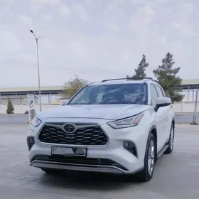 Toyota Highlander 2021