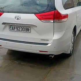 Toyota Sienna 2010