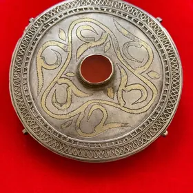 Gadymy kumush broshka