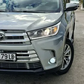 Toyota Highlander 2018