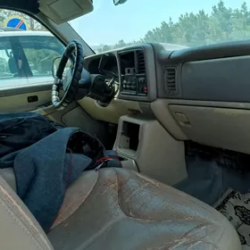 Chevrolet Suburban 2005