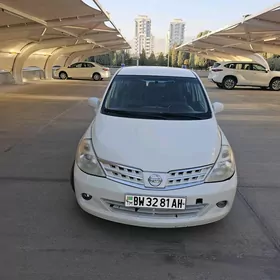 Nissan Tiida 2008