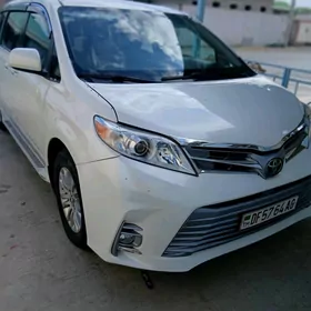 Toyota Sienna 2019