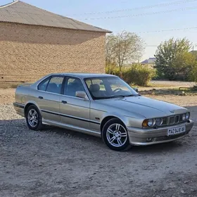 BMW E34 1990