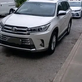 Toyota Highlander 2019