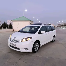 Toyota Sienna 2011