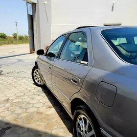 Toyota Camry 2000