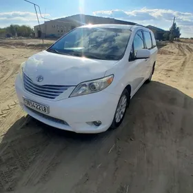 Toyota Sienna 2012