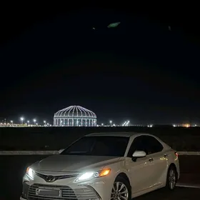 Toyota Camry 2018