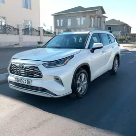 Toyota Highlander 2021