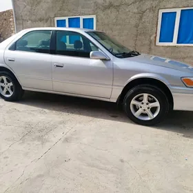 Toyota Camry 2000