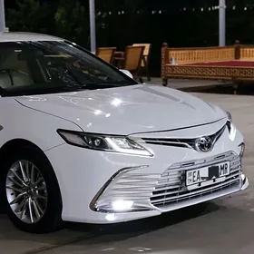 Toyota Camry 2019