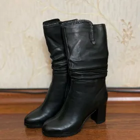 Женские сапоги