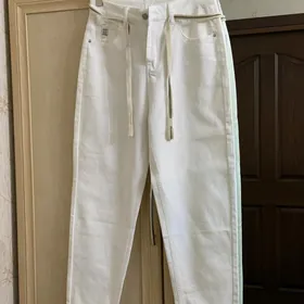 Женские джинсы