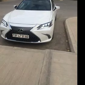 Lexus ES 350 2019