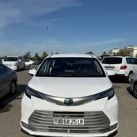 Toyota Sienna 2022