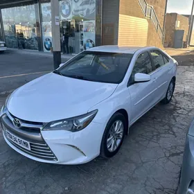 Toyota Camry 2017