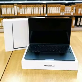 MacBook Air / M3 / 256 GB