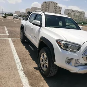 Toyota Tacoma 2018