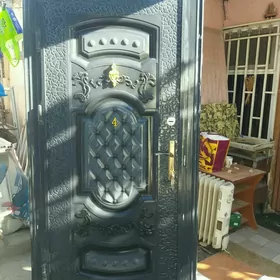 Daşky gapy гапы двер