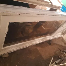 Plastik   gapy    aýnaly