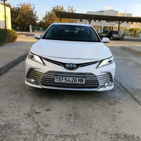 Toyota Camry 2021