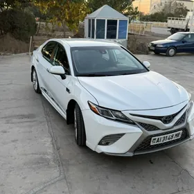 Toyota Camry 2019