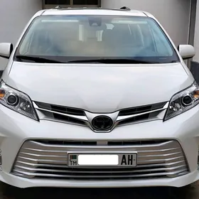 Toyota Sienna 2019