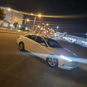 Hyundai Elantra 2022