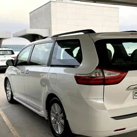 Toyota Sienna 2017