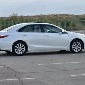 Toyota Camry 2015