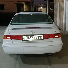 Toyota Camry 2000