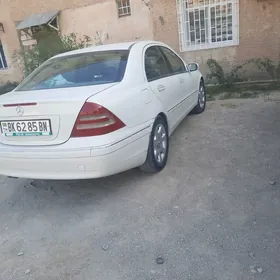 Mercedes-Benz C320 2001