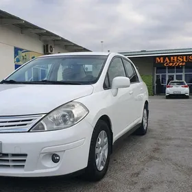 Nissan Versa 2011