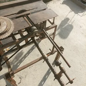 agaç kesÿän stanok